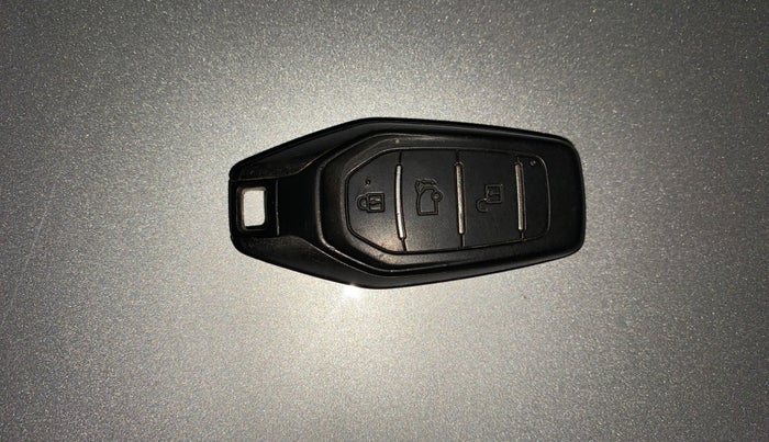2018 Mahindra XUV500 W7 AT, Diesel, Automatic, 61,087 km, Key Close Up