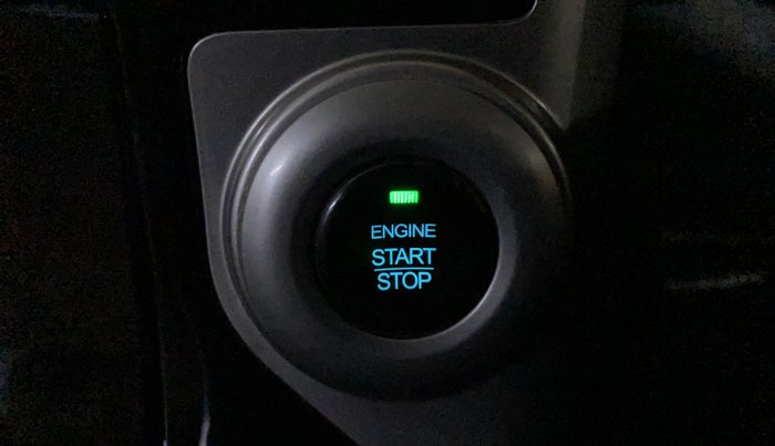 2018 Mahindra XUV500 W7 AT, Diesel, Automatic, 61,087 km, Keyless Start/ Stop Button