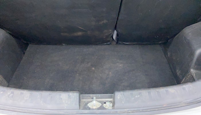 2017 Maruti Swift VXI D, Petrol, Manual, 28,108 km, Boot Inside View
