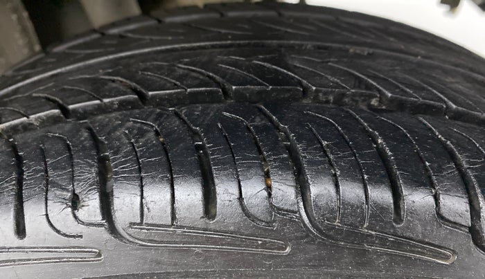 2010 Maruti Zen Estilo VXI, Petrol, Manual, 88,173 km, Left Rear Tyre Tread