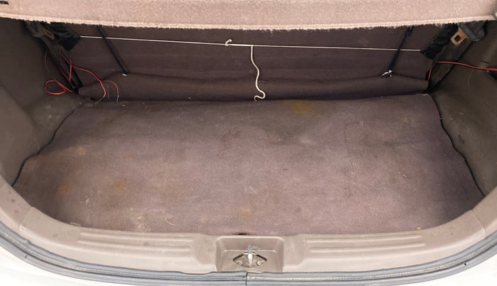 2010 Maruti Zen Estilo VXI, Petrol, Manual, 88,173 km, Boot Inside