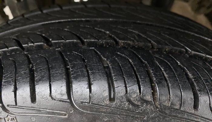 2010 Maruti Zen Estilo VXI, Petrol, Manual, 88,173 km, Right Rear Tyre Tread