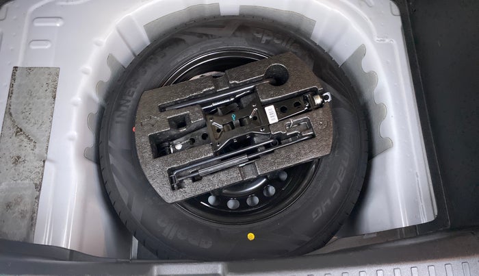 2021 Skoda KUSHAQ AMBITION 1.0L TSI MT, Petrol, Manual, 16,611 km, Spare Tyre