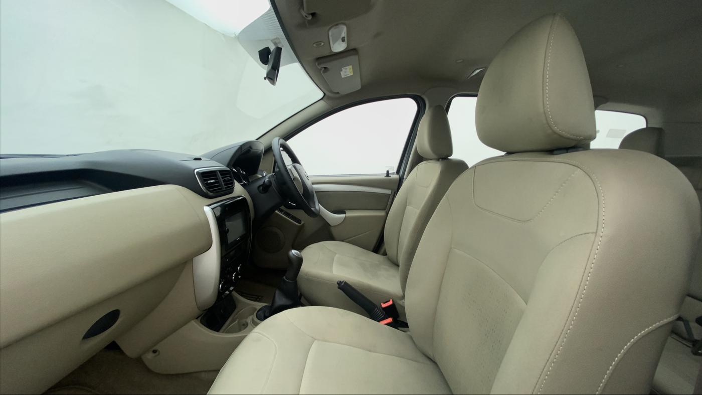 2016 Nissan Terrano XL P, Petrol, Manual, 61,139 km, Right Side Front Door Cabin