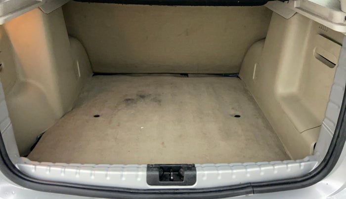 2016 Nissan Terrano XL P, Petrol, Manual, 61,139 km, Boot Inside