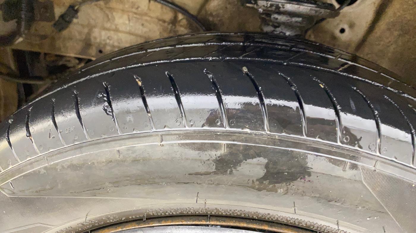 2017 Maruti IGNIS DELTA 1.2 AMT, CNG, Automatic, 1,32,357 km, Left Front Tyre Tread