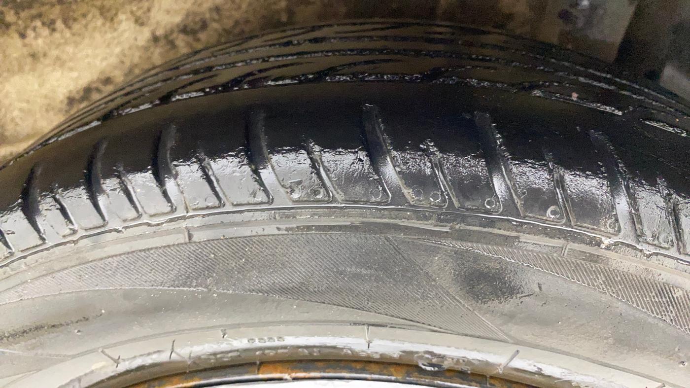 2017 Maruti IGNIS DELTA 1.2 AMT, CNG, Automatic, 1,32,357 km, Left Rear Tyre Tread