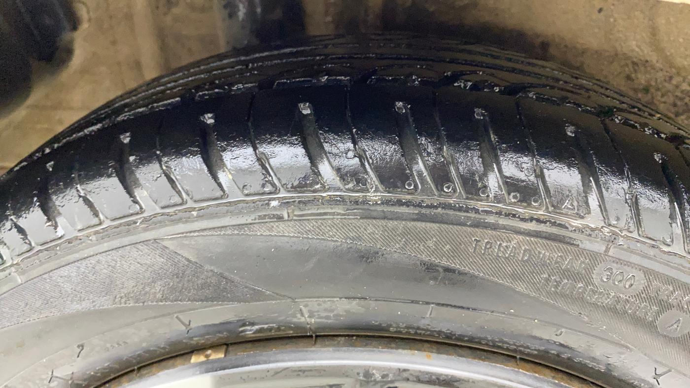 2017 Maruti IGNIS DELTA 1.2 AMT, CNG, Automatic, 1,32,357 km, Right Rear Tyre Tread