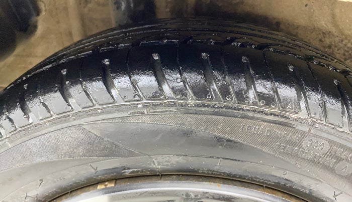 2017 Maruti IGNIS DELTA 1.2 AMT, CNG, Automatic, 1,32,357 km, Right Rear Tyre Tread