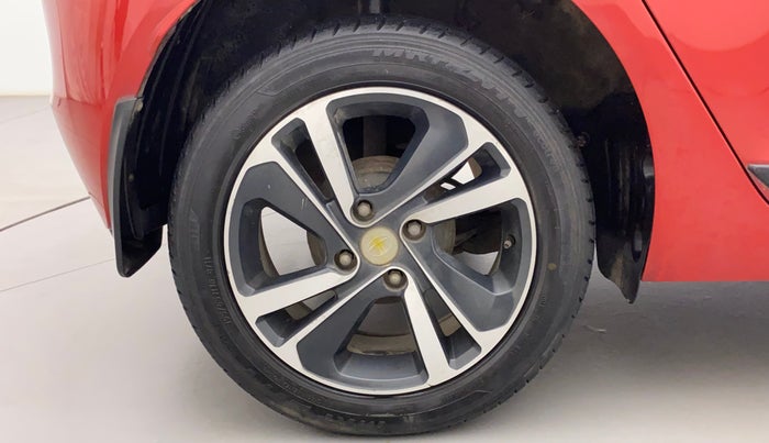 2020 Tata ALTROZ XZ PETROL, Petrol, Manual, 32,010 km, Right Rear Wheel