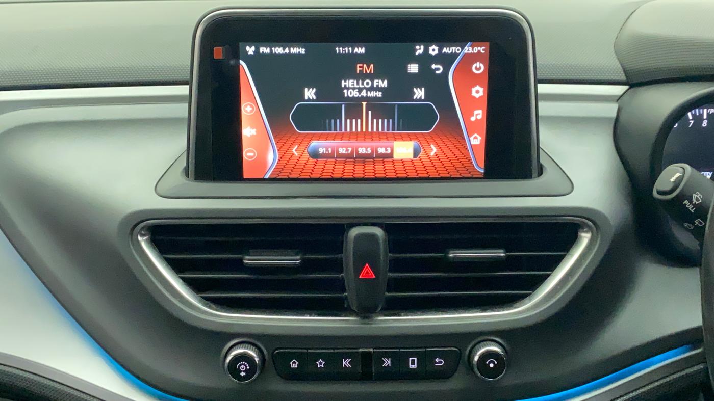 2020 Tata ALTROZ XZ PETROL, Petrol, Manual, 32,010 km, Infotainment System