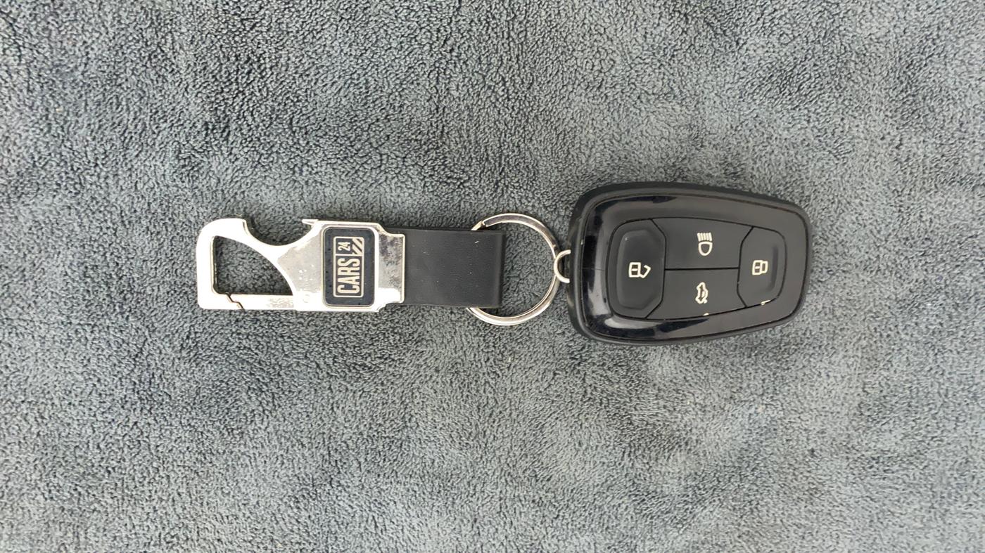 2020 Tata ALTROZ XZ PETROL, Petrol, Manual, 32,010 km, Key Close Up