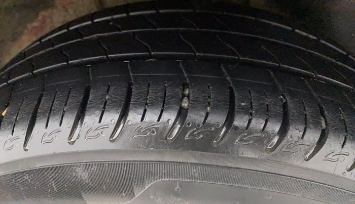 2020 Tata ALTROZ XZ PETROL, Petrol, Manual, 32,010 km, Left Rear Tyre Tread