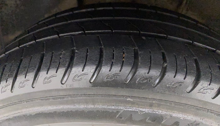 2020 Tata ALTROZ XZ PETROL, Petrol, Manual, 32,010 km, Right Rear Tyre Tread