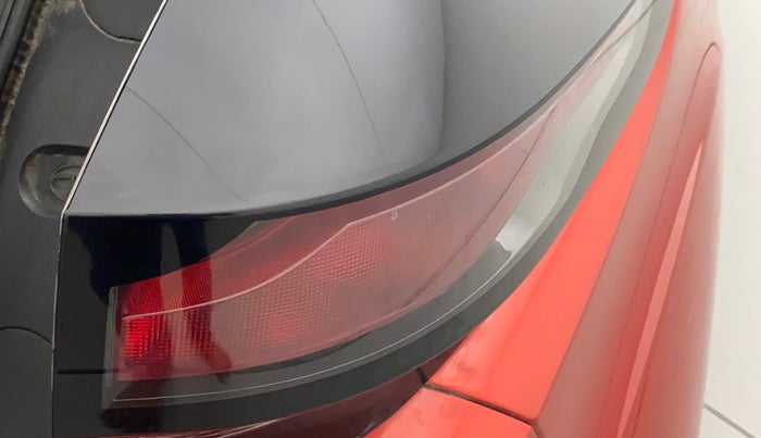 2020 Tata ALTROZ XZ PETROL, Petrol, Manual, 32,010 km, Right tail light - Minor scratches