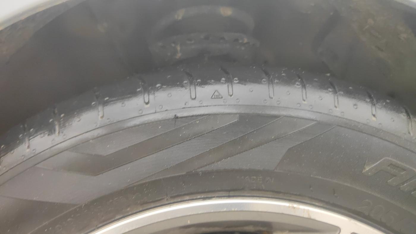 2015 Hyundai Verna FLUIDIC 4S 1.4 VTVT, Petrol, Manual, 89,680 km, Right Front Tyre Tread