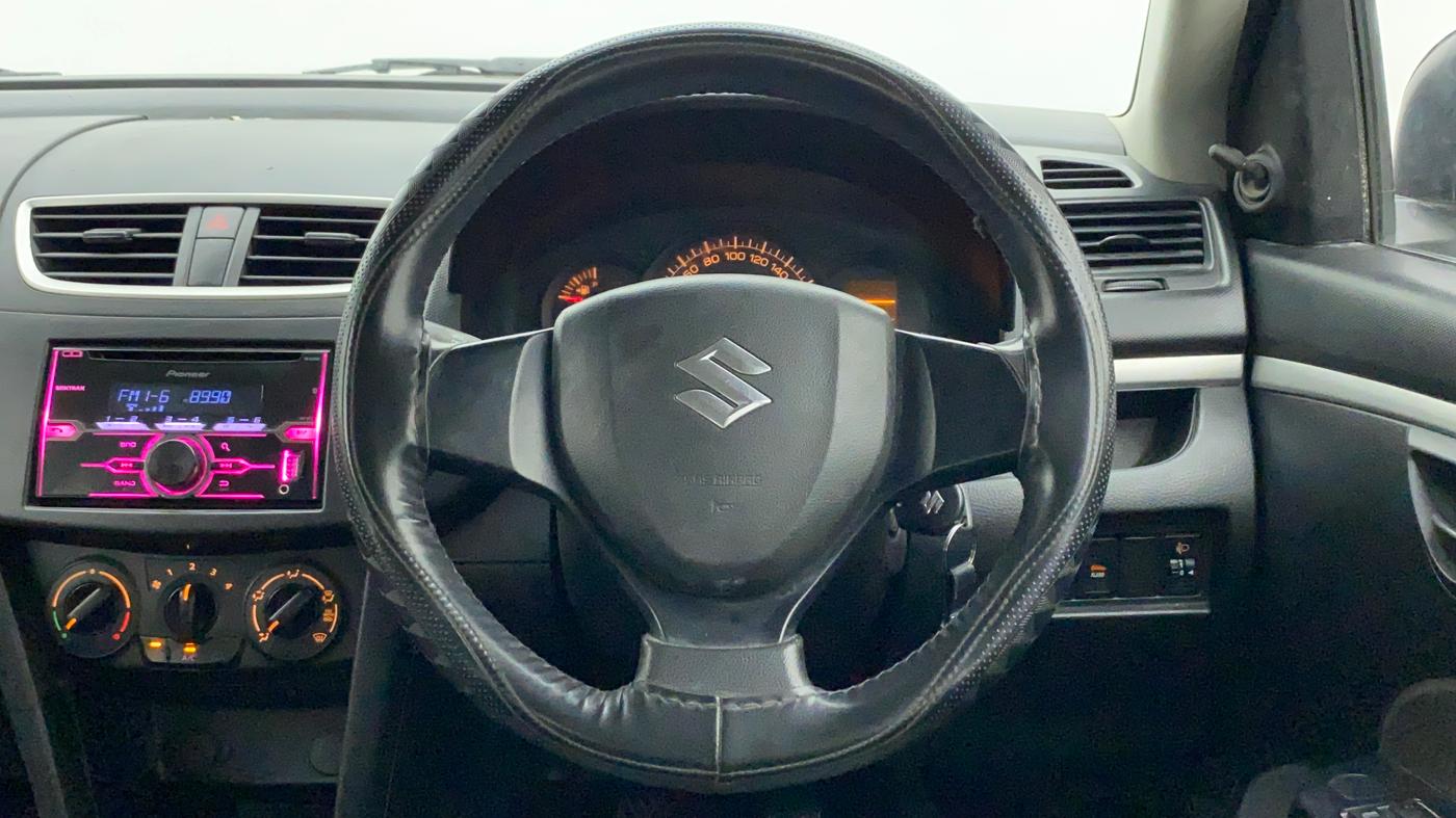 2017 Maruti Swift LXI (O), Petrol, Manual, 37,149 km, Steering Wheel Close Up