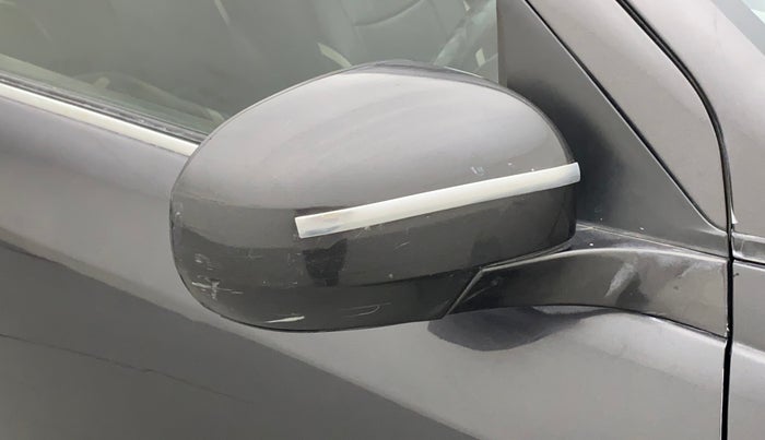2017 Maruti Swift LXI (O), Petrol, Manual, 37,149 km, Right rear-view mirror - Minor scratches