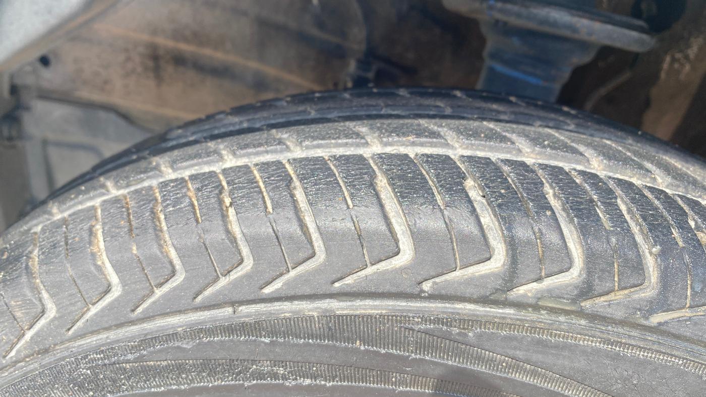 2023 Maruti Alto K10 LXI, Petrol, Manual, 48,989 km, Left Front Tyre Tread