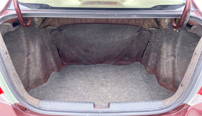 2013 Honda Amaze 1.2 SMT I VTEC, Petrol, Manual, 81,622 km, Boot Inside View