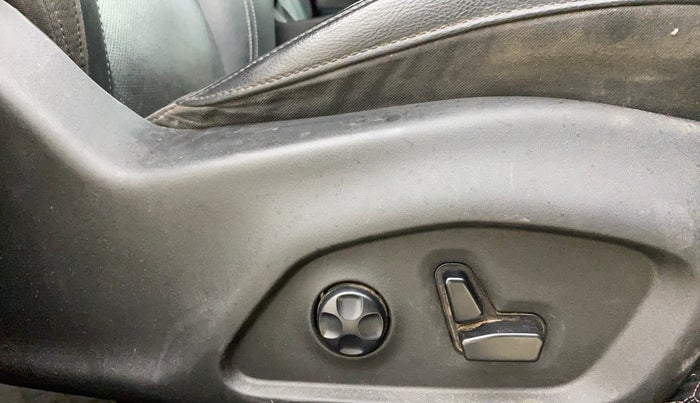 2021 Jeep Compass MODEL S (O) 1.4 PETROL DCT, Petrol, Automatic, 63,724 km, Driver Side Adjustment Panel