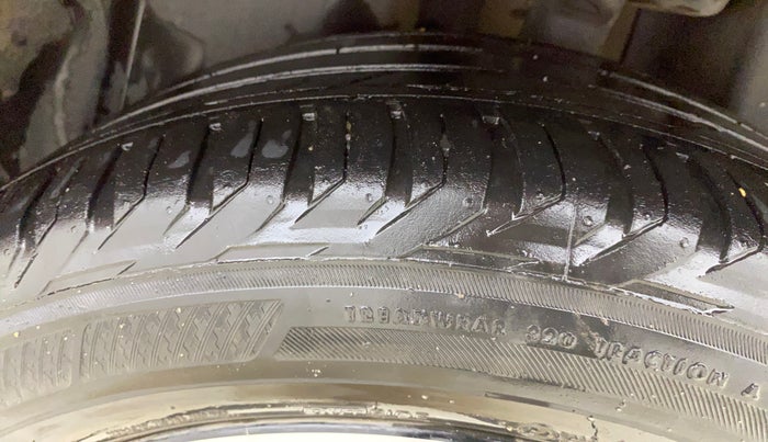 2021 Jeep Compass MODEL S (O) 1.4 PETROL DCT, Petrol, Automatic, 63,724 km, Left Rear Tyre Tread