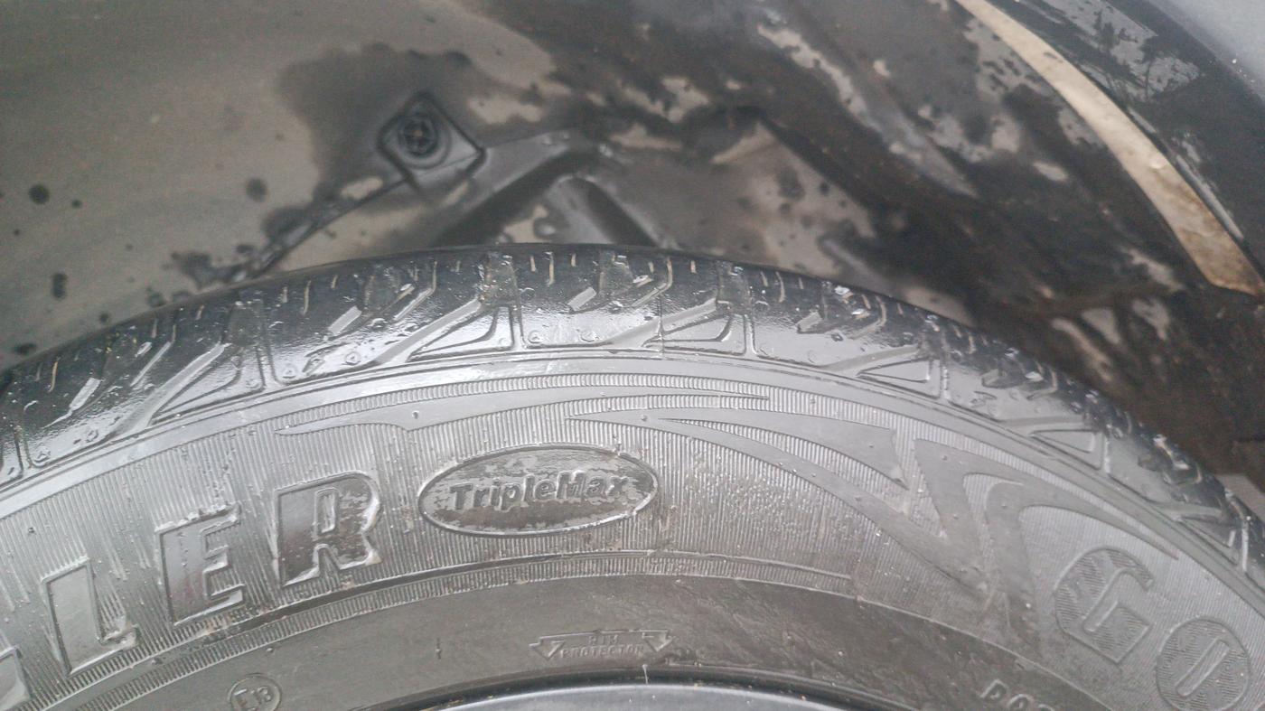 2019 Tata Hexa XTA 4X2 7 STR, Diesel, Automatic, 91,121 km, Right Rear Tyre Tread