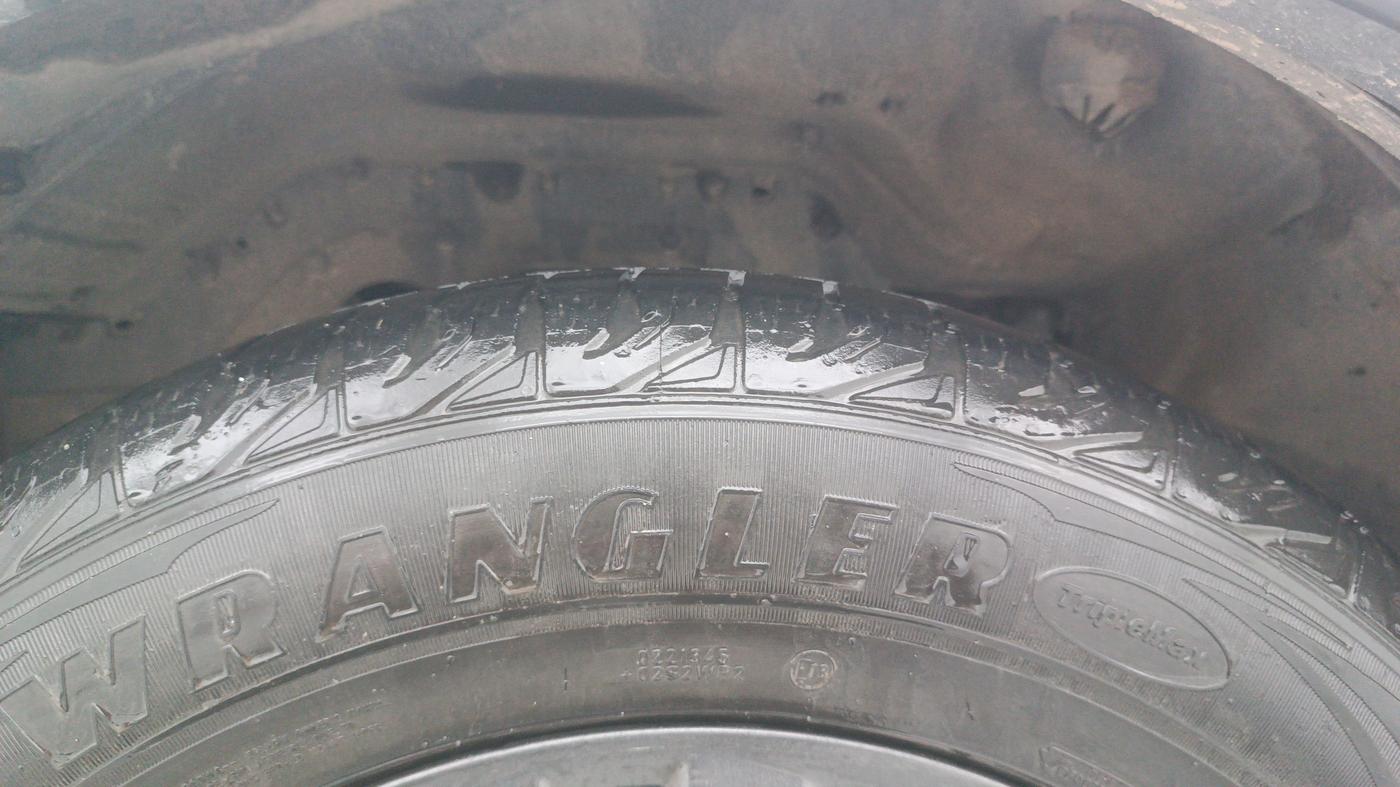 2019 Tata Hexa XTA 4X2 7 STR, Diesel, Automatic, 91,121 km, Left Front Tyre Tread