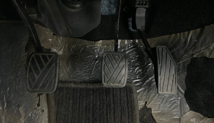 2019 Maruti XL6 ALPHA SHVS  MT, Petrol, Manual, 23,971 km, Pedals