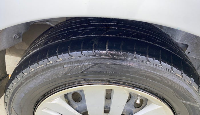 2015 Honda City 1.5L I-VTEC SV, Petrol, Manual, 1,08,808 km, Right Rear Tyre Tread