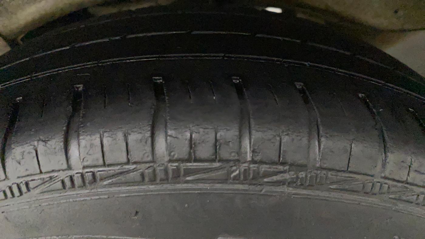 2012 Maruti A Star VXI (ABS) AT, Petrol, Automatic, 62,932 km, Left Front Tyre Tread