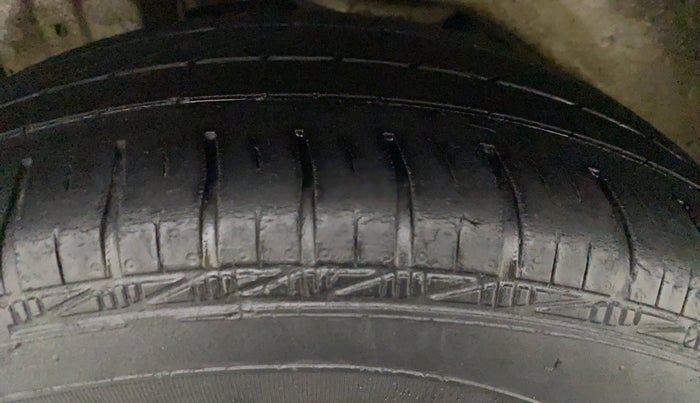 2012 Maruti A Star VXI (ABS) AT, Petrol, Automatic, 62,932 km, Right Front Tyre Tread