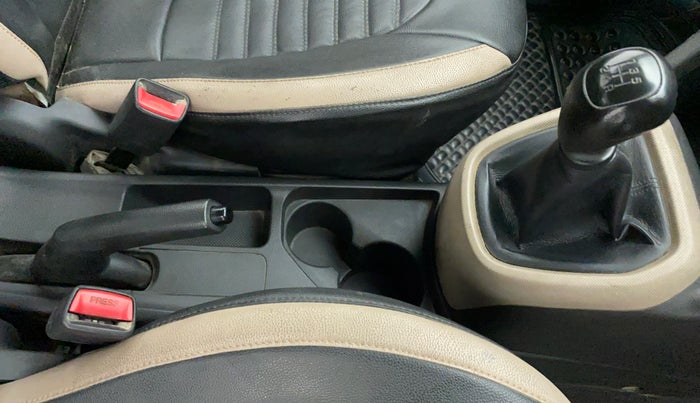 2018 Hyundai Xcent E PLUS, Petrol, Manual, 27,675 km, Gear Lever