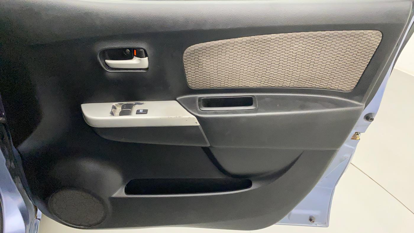 2014 Maruti Wagon R 1.0 LXI CNG, CNG, Manual, 64,039 km, Driver Side Door Panels Control
