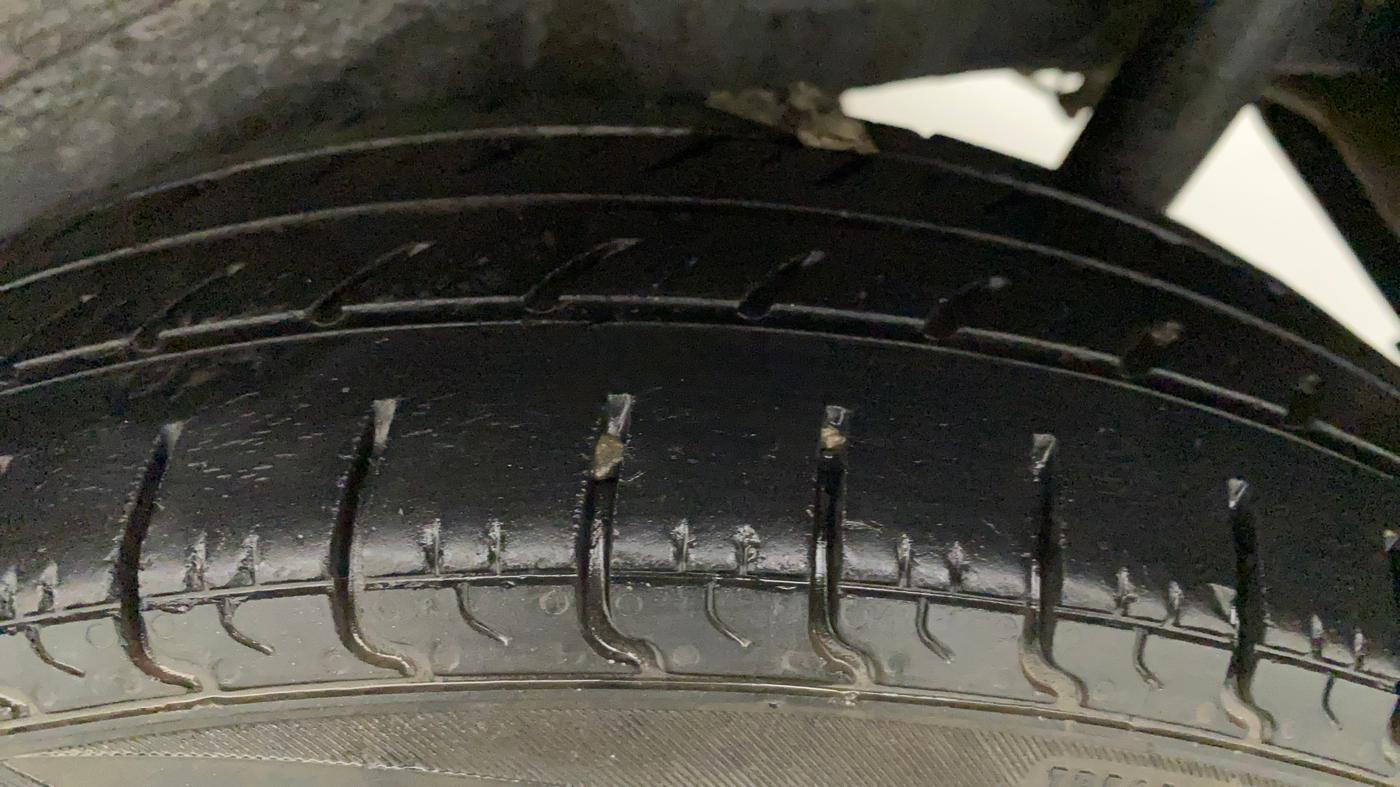 2014 Maruti Wagon R 1.0 LXI CNG, CNG, Manual, 64,039 km, Left Rear Tyre Tread