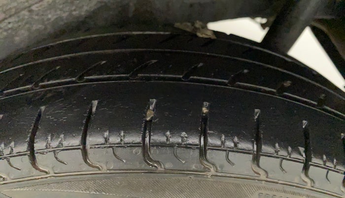2014 Maruti Wagon R 1.0 LXI CNG, CNG, Manual, 64,039 km, Left Rear Tyre Tread