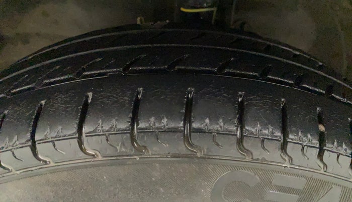 2014 Maruti Wagon R 1.0 LXI CNG, CNG, Manual, 64,039 km, Left Front Tyre Tread