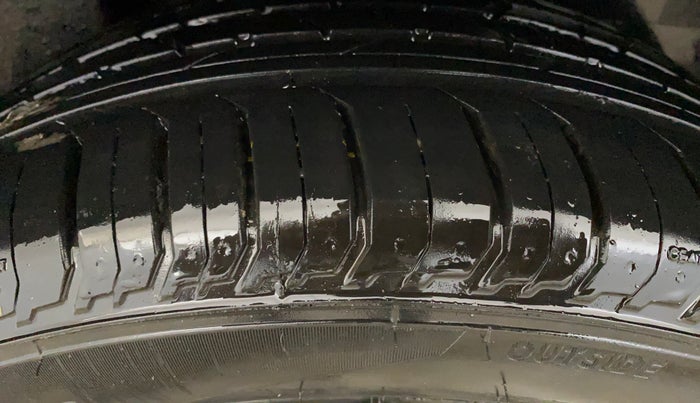 2025 Skoda SLAVIA Monte Carlo 1.0L TSI MT, Petrol, Manual, 5,875 km, Right Rear Tyre Tread