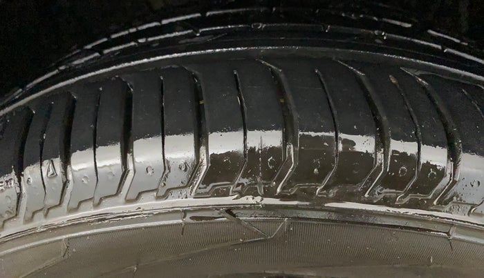 2025 Skoda SLAVIA Monte Carlo 1.0L TSI MT, Petrol, Manual, 5,875 km, Right Front Tyre Tread