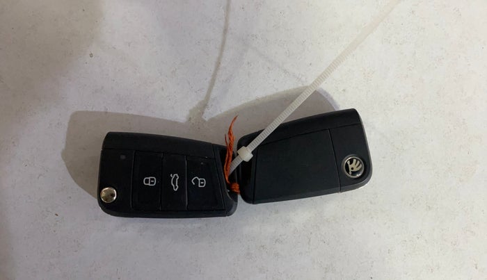 2025 Skoda SLAVIA Monte Carlo 1.0L TSI MT, Petrol, Manual, 5,875 km, Key Close Up