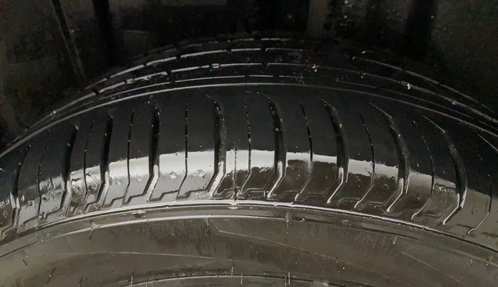 2025 Skoda SLAVIA Monte Carlo 1.0L TSI MT, Petrol, Manual, 5,875 km, Left Rear Tyre Tread