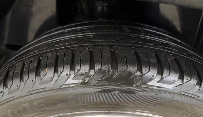 2019 Jeep Compass LIMITED PLUS PETROL AT, Petrol, Automatic, 56,487 km, Right Rear Tyre Tread