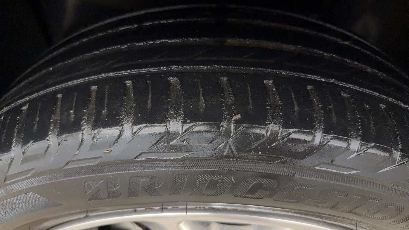 2019 Jeep Compass LIMITED PLUS PETROL AT, Petrol, Automatic, 54,611 km, Left Front Tyre Tread