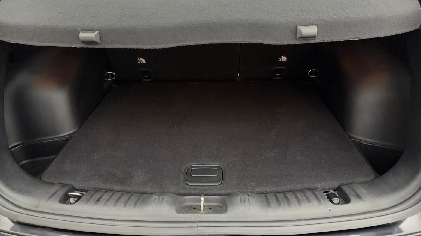 2019 Jeep Compass LIMITED PLUS PETROL AT, Petrol, Automatic, 54,611 km, Boot Inside