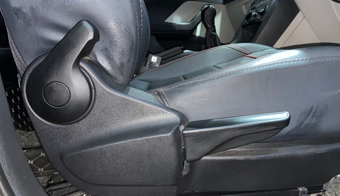 2023 Volkswagen TAIGUN COMFORTLINE 1.0 TSI MT, Petrol, Manual, 12,833 km, Driver Side Adjustment Panel