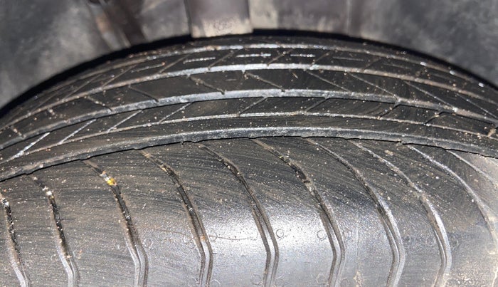 2023 Volkswagen TAIGUN COMFORTLINE 1.0 TSI MT, Petrol, Manual, 12,833 km, Right Front Tyre Tread