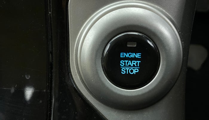 2019 Mahindra XUV500 W7 FWD, Diesel, Manual, 57,949 km, Keyless Start/ Stop Button