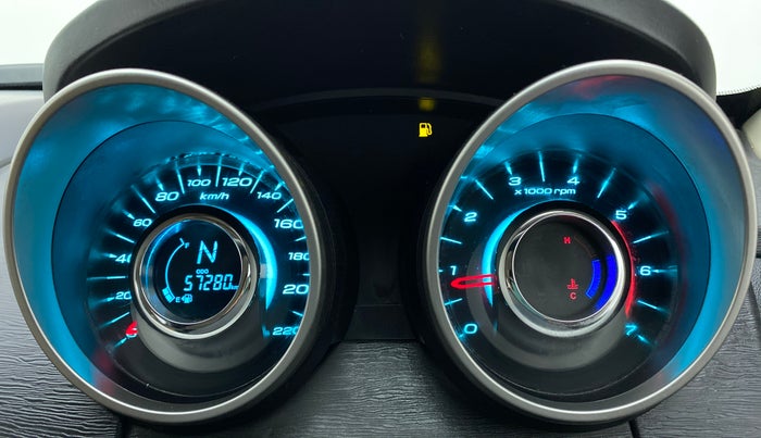 2019 Mahindra XUV500 W7 FWD, Diesel, Manual, 57,949 km, Odometer Image