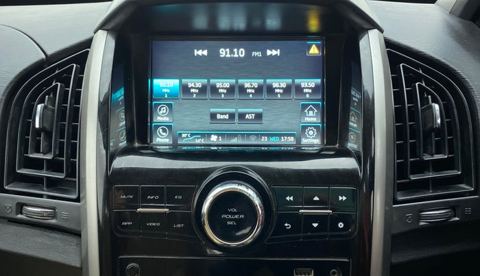 2019 Mahindra XUV500 W7 FWD, Diesel, Manual, 57,949 km, Infotainment System