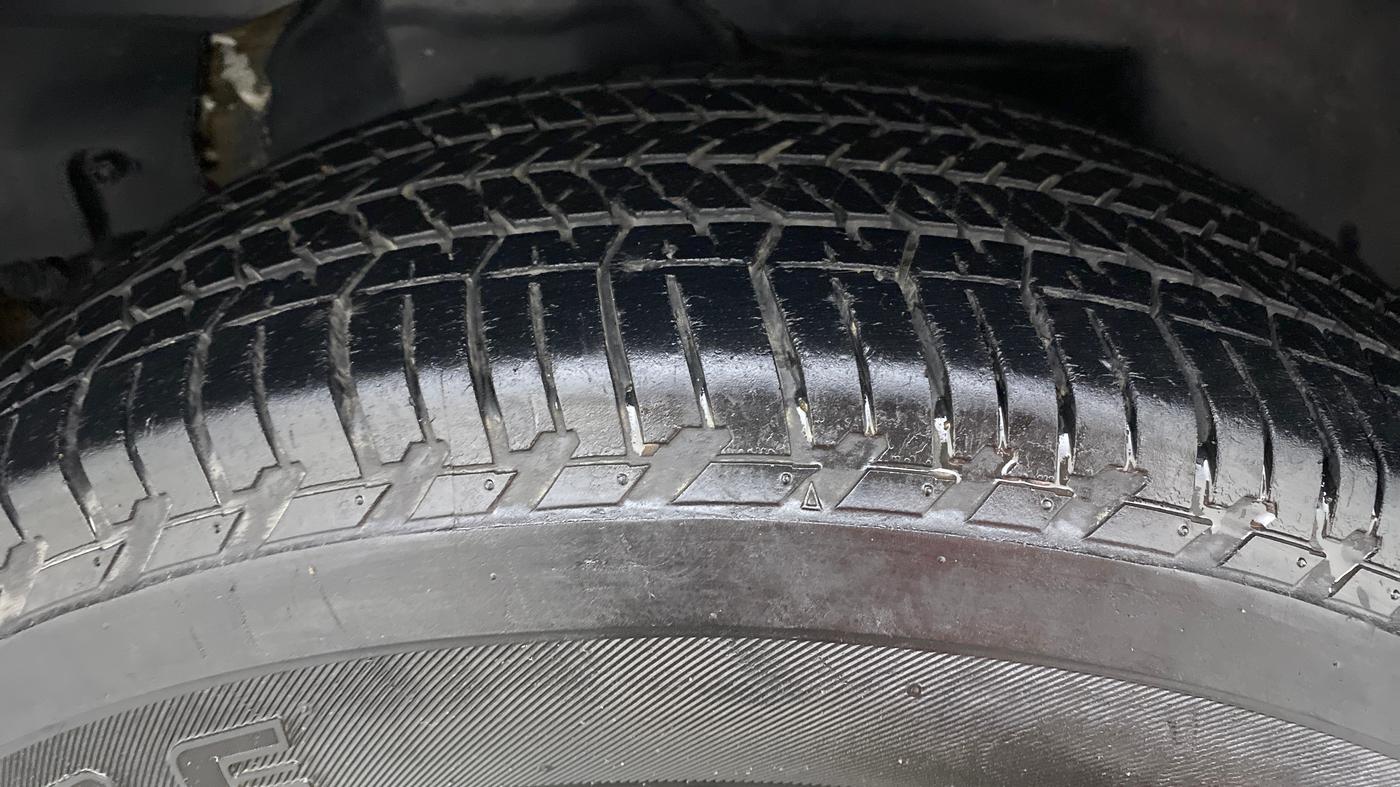2019 Mahindra XUV500 W7 FWD, Diesel, Manual, 57,949 km, Right Rear Tyre Tread